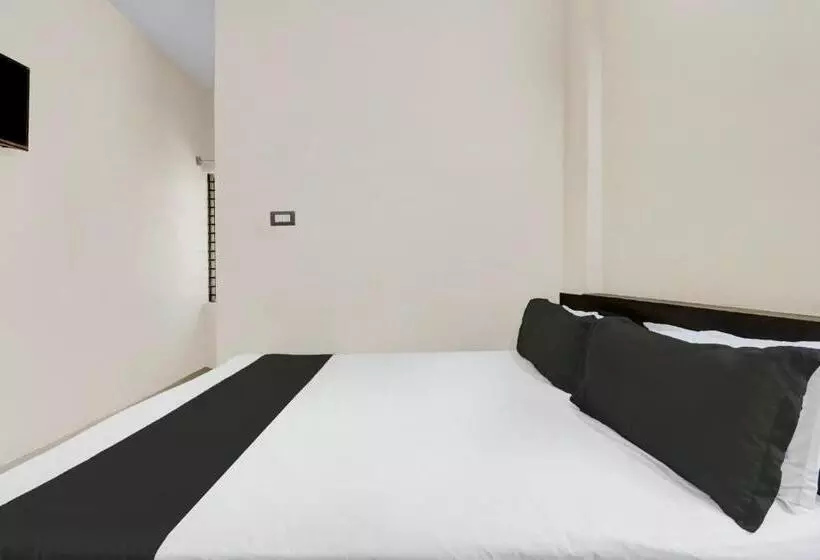 ホテル Oyo 823110 Lakshmi Deluxe Lodge