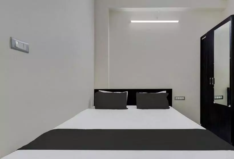 ホテル Oyo 823110 Lakshmi Deluxe Lodge