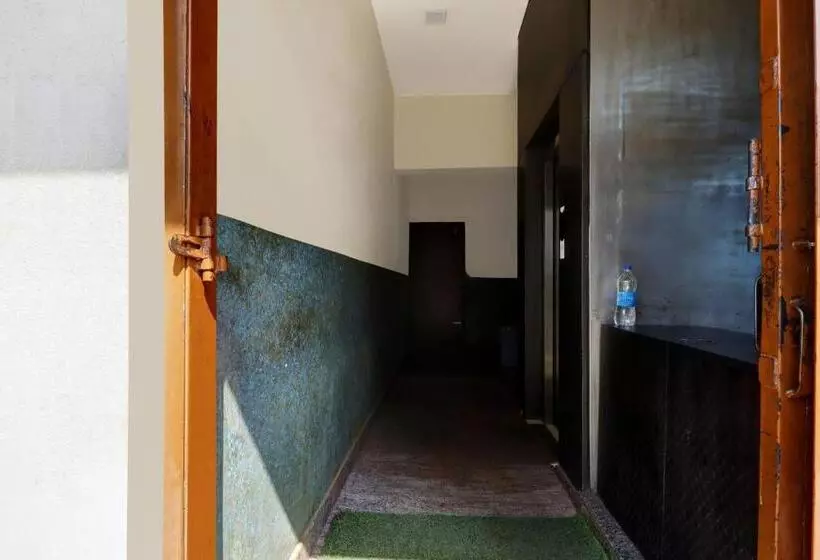 ホテル Oyo 823110 Lakshmi Deluxe Lodge