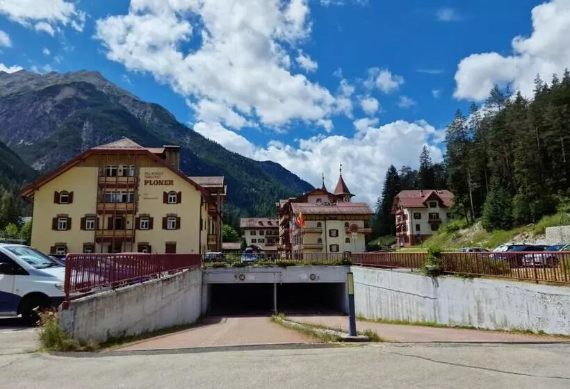 ホテル Villaggio Turistico Ploner   Nel Cuore Delle Dolomiti Tra Cortina E Dobbiaco