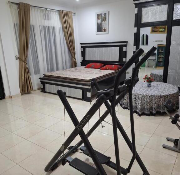 بنسيون A Balcony With A Mountain View