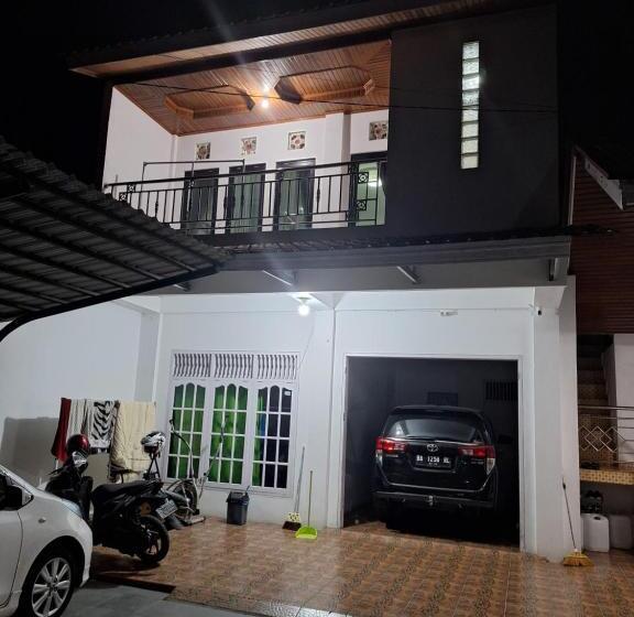 بنسيون A Balcony With A Mountain View