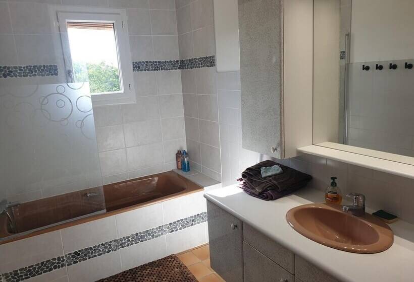 펜션 Chambre Avec Cuisine équipée Sur Demande