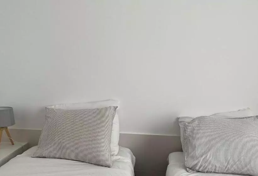 پانسیون Espírito Azul Guest House   Rooms To Rent, 2 Minutes Walking From The Beach, Marina And Our Dive Cen