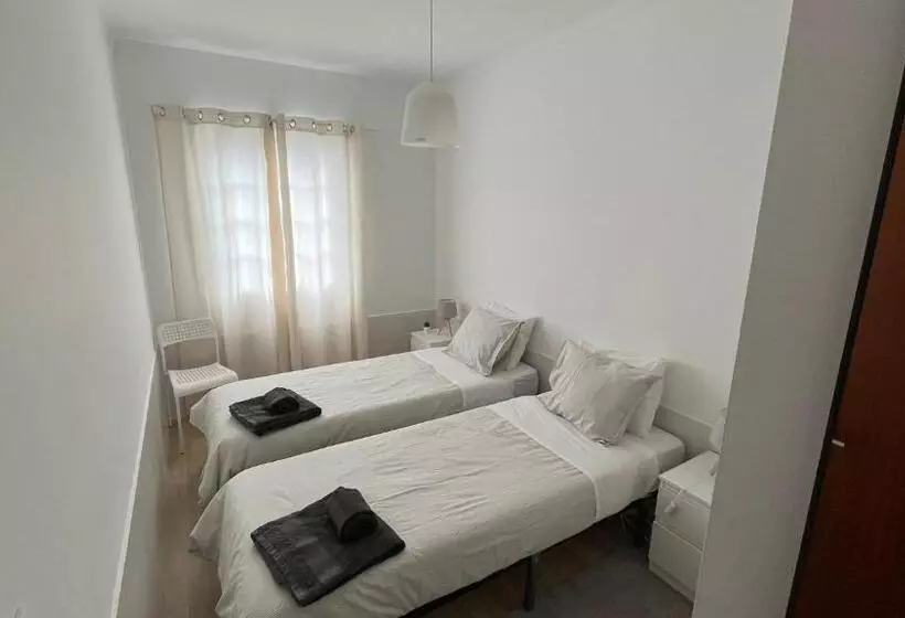 پانسیون Espírito Azul Guest House   Rooms To Rent, 2 Minutes Walking From The Beach, Marina And Our Dive Cen