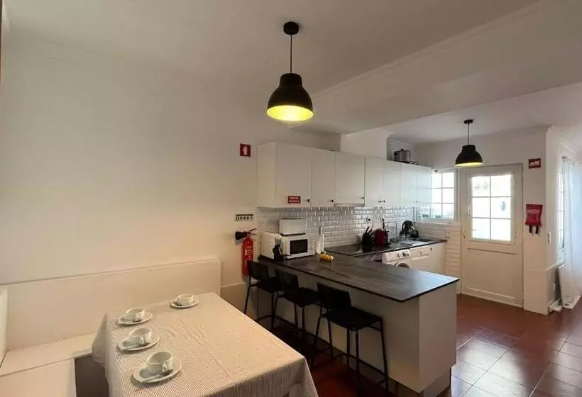 پانسیون Espírito Azul Guest House   Rooms To Rent, 2 Minutes Walking From The Beach, Marina And Our Dive Cen