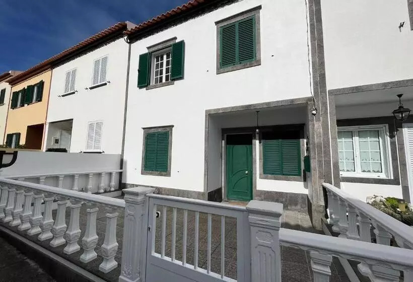 پانسیون Espírito Azul Guest House   Rooms To Rent, 2 Minutes Walking From The Beach, Marina And Our Dive Cen