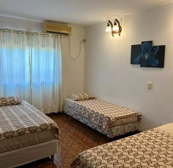 پانسیون Hostal La Calma
