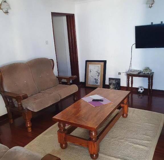 پانسیون Lacasa Estate