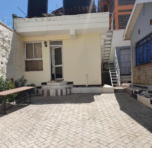 پانسیون Lacasa Estate