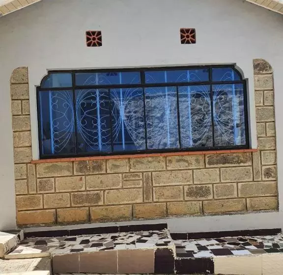 پانسیون Lacasa Estate