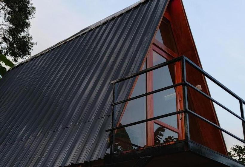 Hotel Papathi Farm House