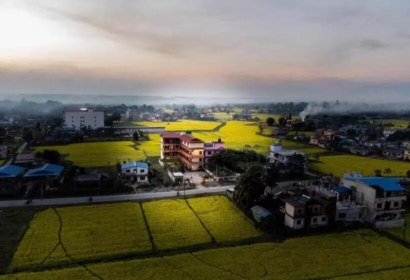هتل Sauraha Village