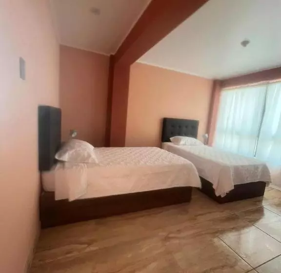 ペンション Cardos Hostal