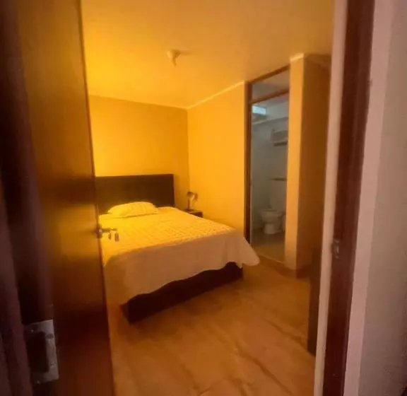 ペンション Cardos Hostal