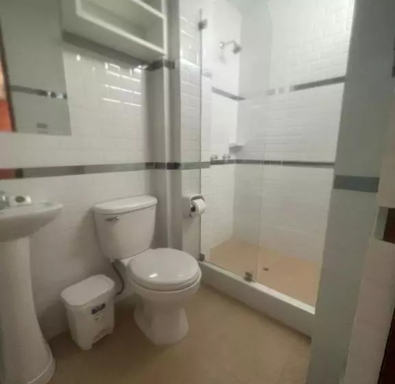 ペンション Cardos Hostal