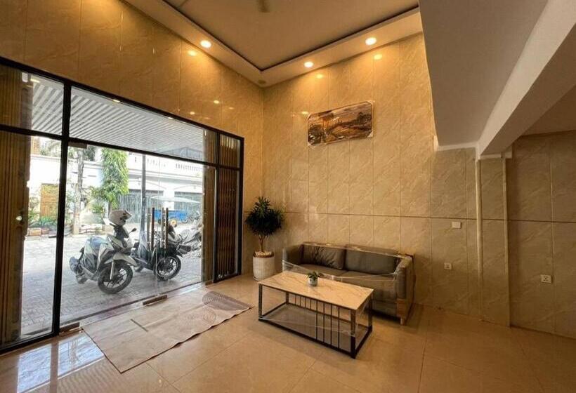 פנסיון Whitehouse Guesthouse