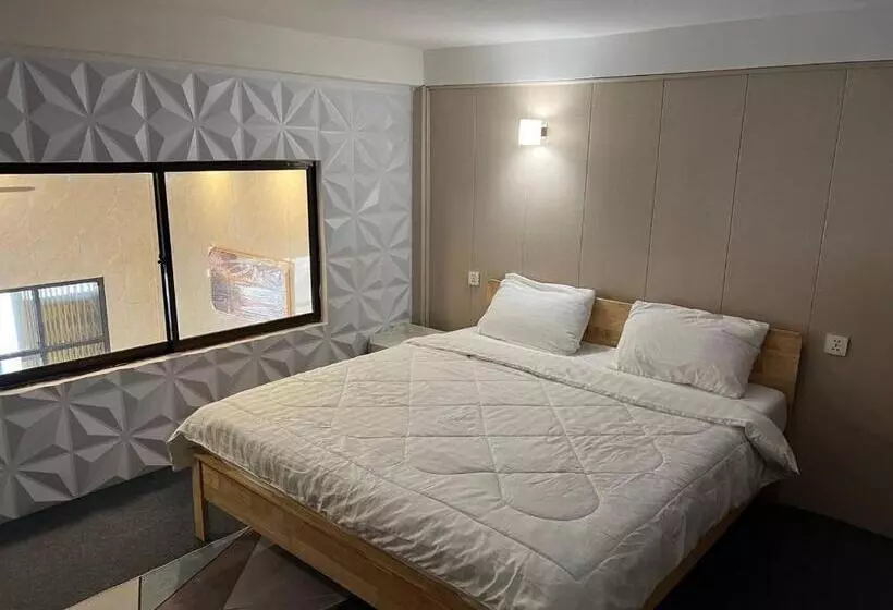 ペンション Whitehouse Guesthouse