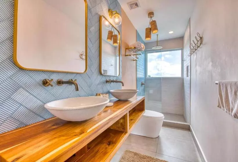 ユースホステル Bambuda Santa Catalina