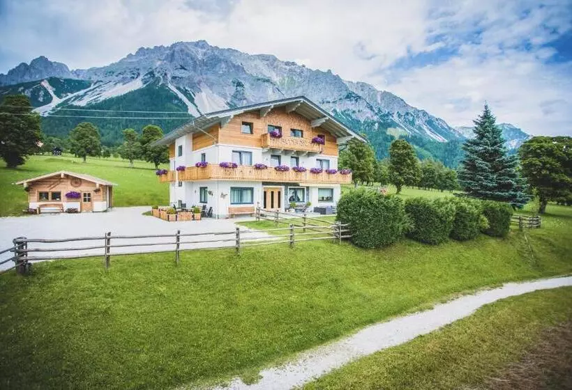 تختخواب و صبحانه Landhaus Sunseitn