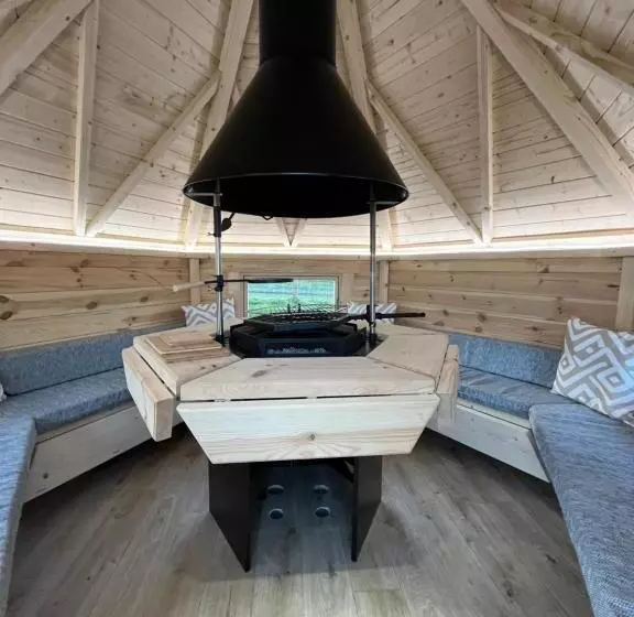 ホテル Capledrae Farmstay Shepherds Huts