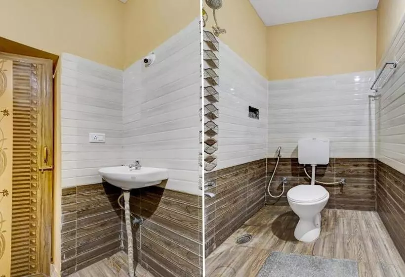 هتل Collection O Waiterly Boarding & Lodging