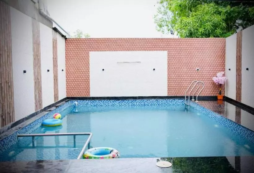 Hotelli Karla Retreat