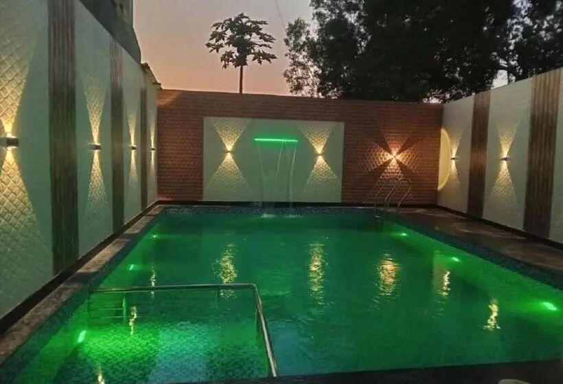 Hotelli Karla Retreat