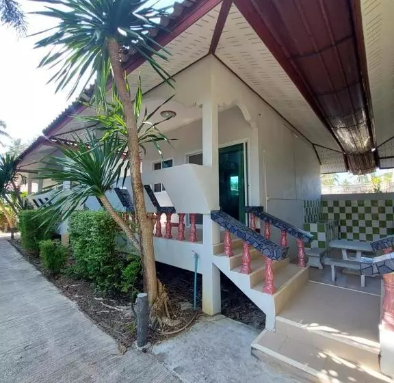 Hotelli Loma Beach Resort