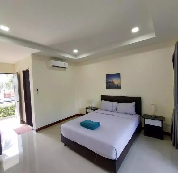 Hotelli Loma Beach Resort