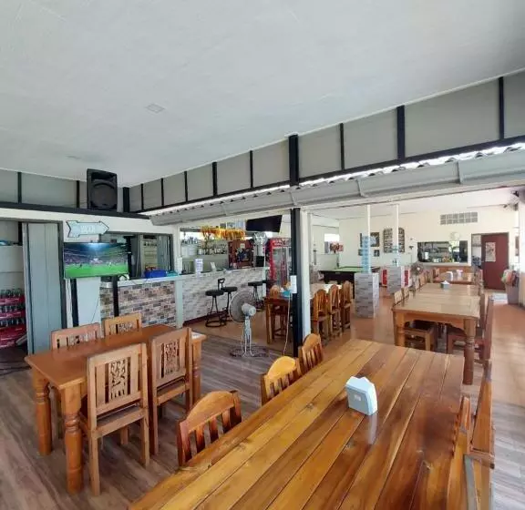 Hotelli Loma Beach Resort