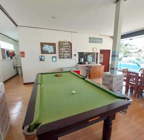 Hotelli Loma Beach Resort