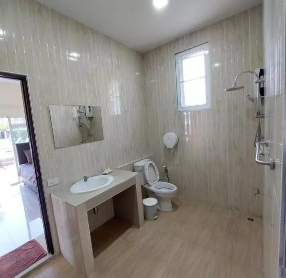 Hotelli Loma Beach Resort