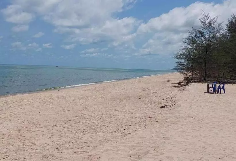 Hotelli Loma Beach Resort