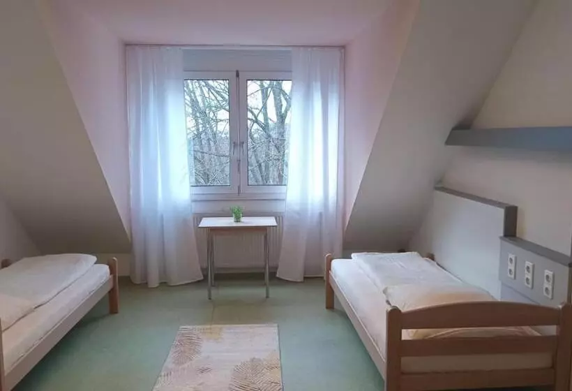 هتل Moderne Appartement