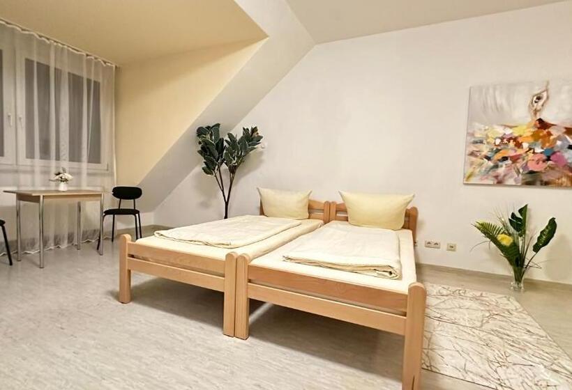 هتل Moderne Appartement