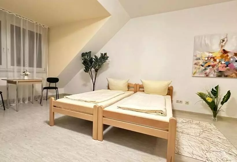 هتل Moderne Appartement