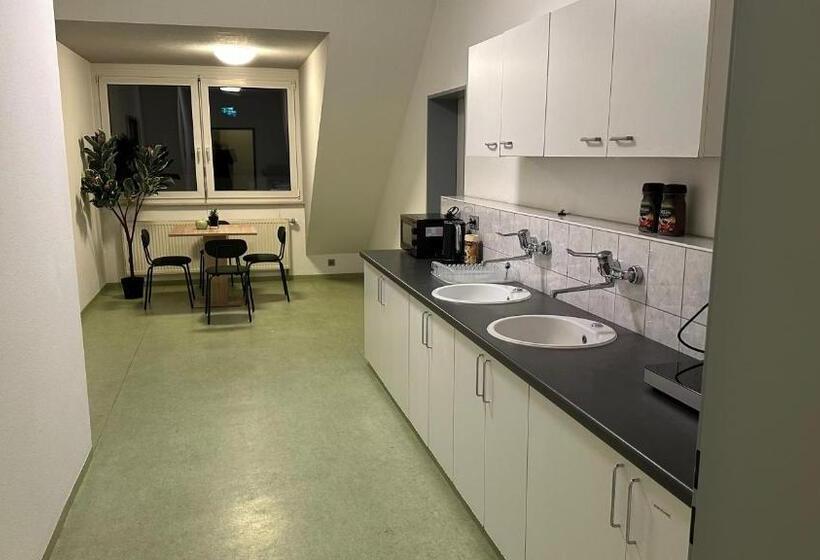 هتل Moderne Appartement