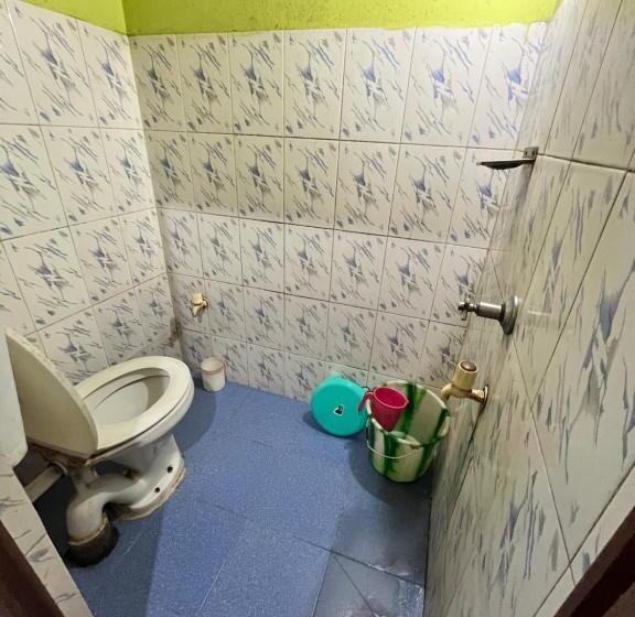 Отель Noor Market 1st Floor Manas Lodge