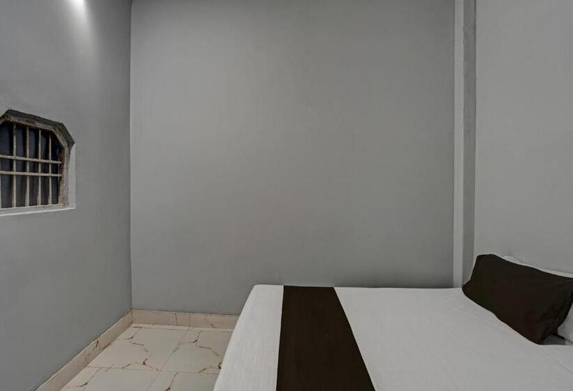 호텔 Oyo D. M. Guest House