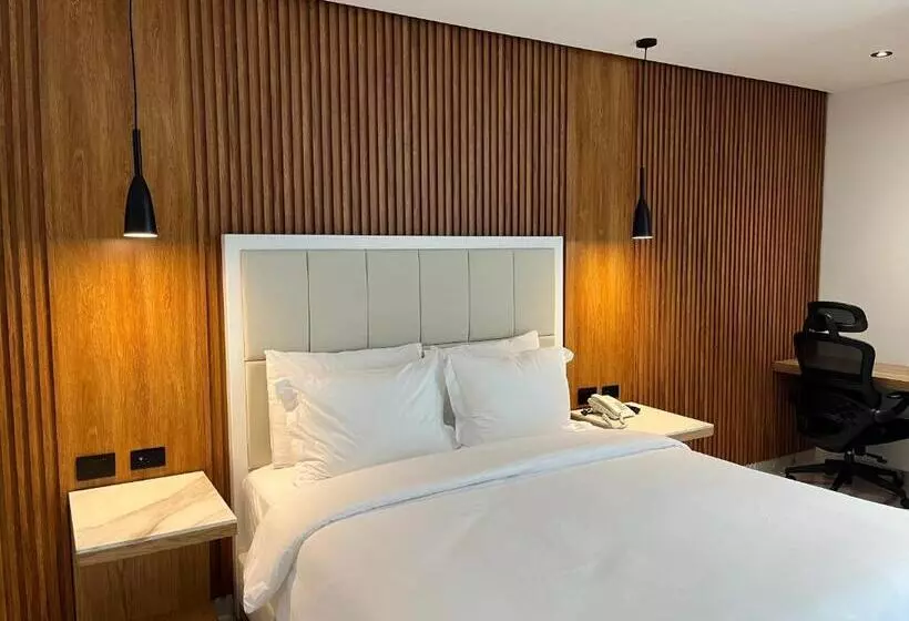 Hotelli S 111