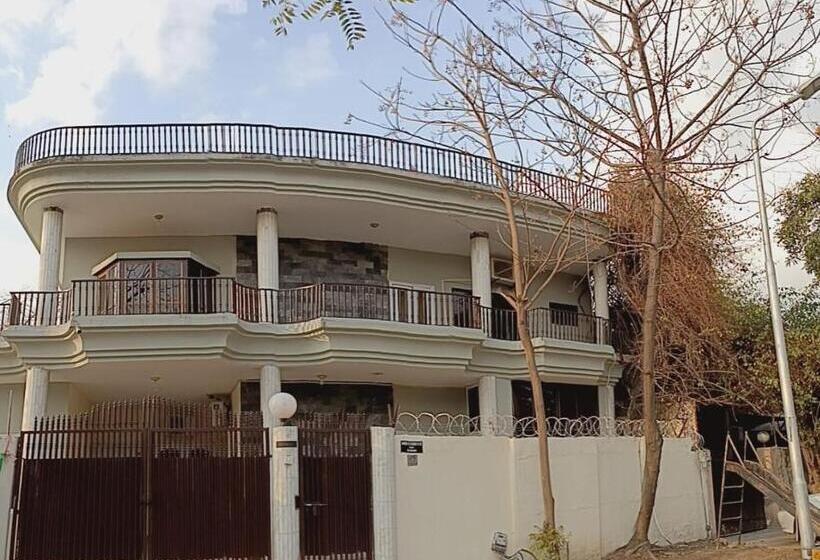 پانسیون City Light Guest House