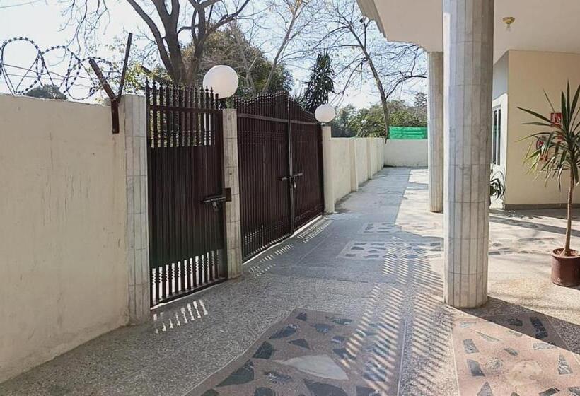 پانسیون City Light Guest House