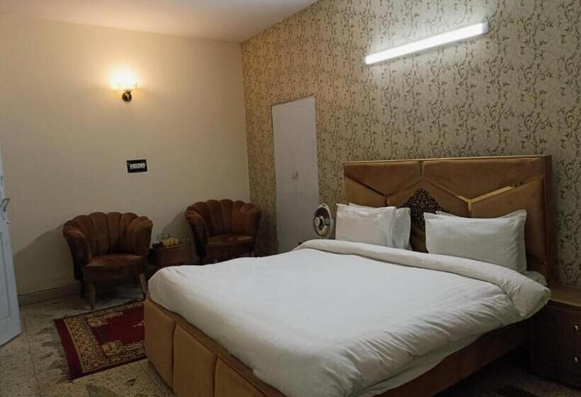 پانسیون City Light Guest House