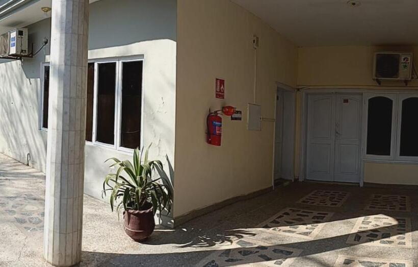 پانسیون City Light Guest House