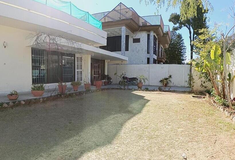 پانسیون City Light Guest House