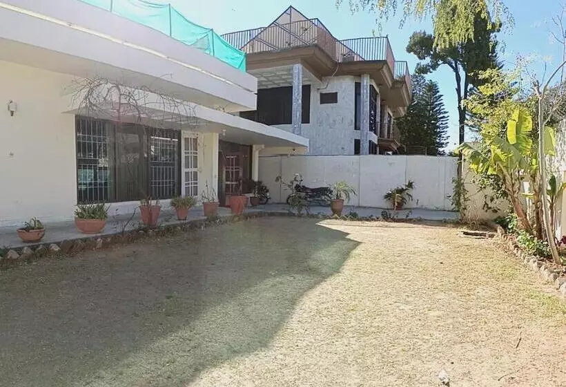 پانسیون City Light Guest House