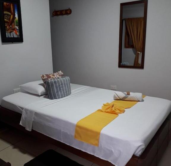 Panzió Hostal Famar