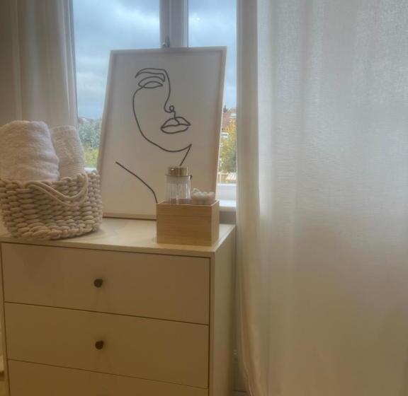 펜션 Luxury En Suite In Modern House