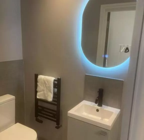 Majatalo Luxury En Suite In Modern House